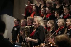 Schindlers Missa in Jazz: Solitude-Chor und Band, Peter Lehel am Saxophon